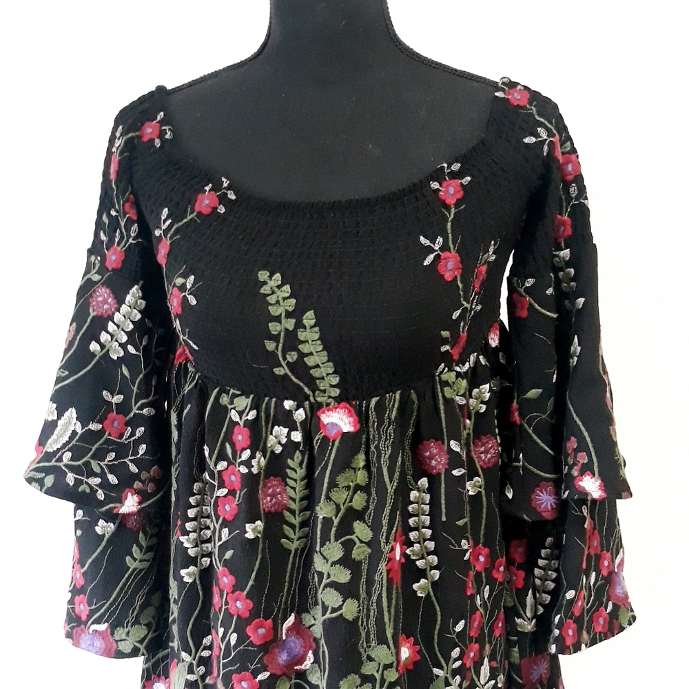 Anthropologie Red Carter Floral Embroidered Smocked Top Bell Sleeves XS - Picture 5 of 12
